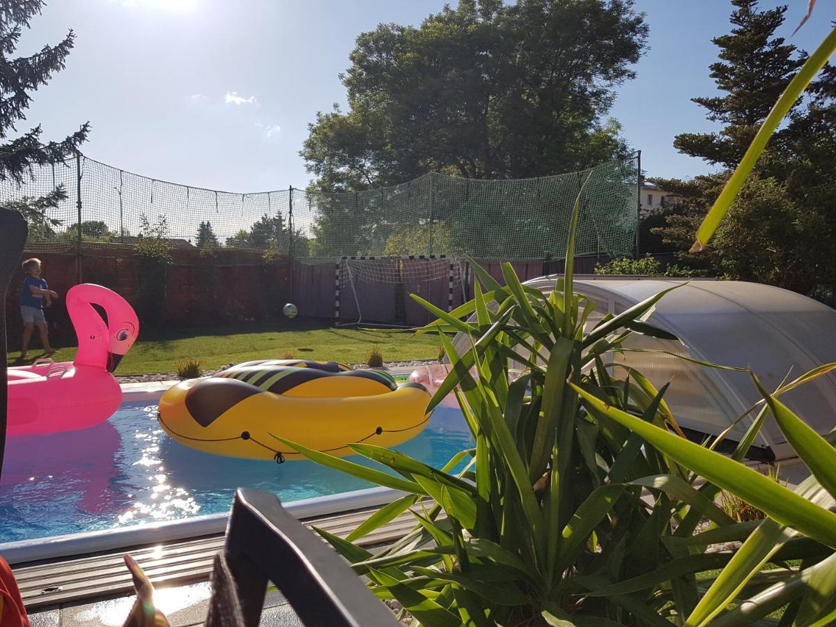 Pool & Lake Holiday Home 마르클리베르크 외부 사진