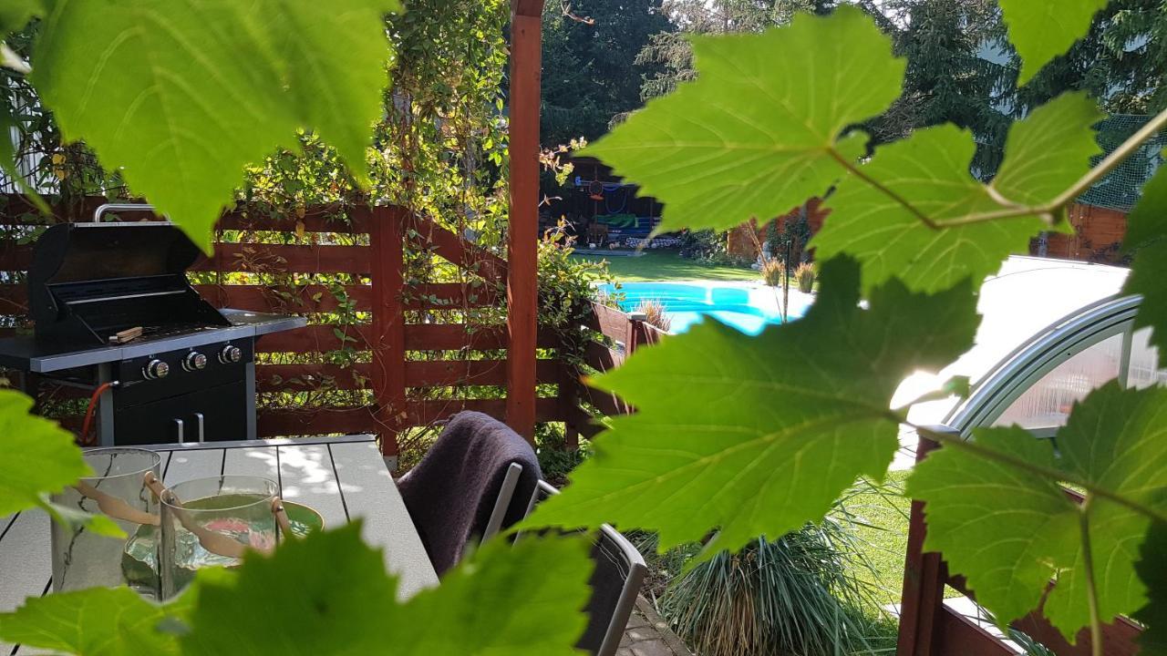 Pool & Lake Holiday Home 마르클리베르크 외부 사진