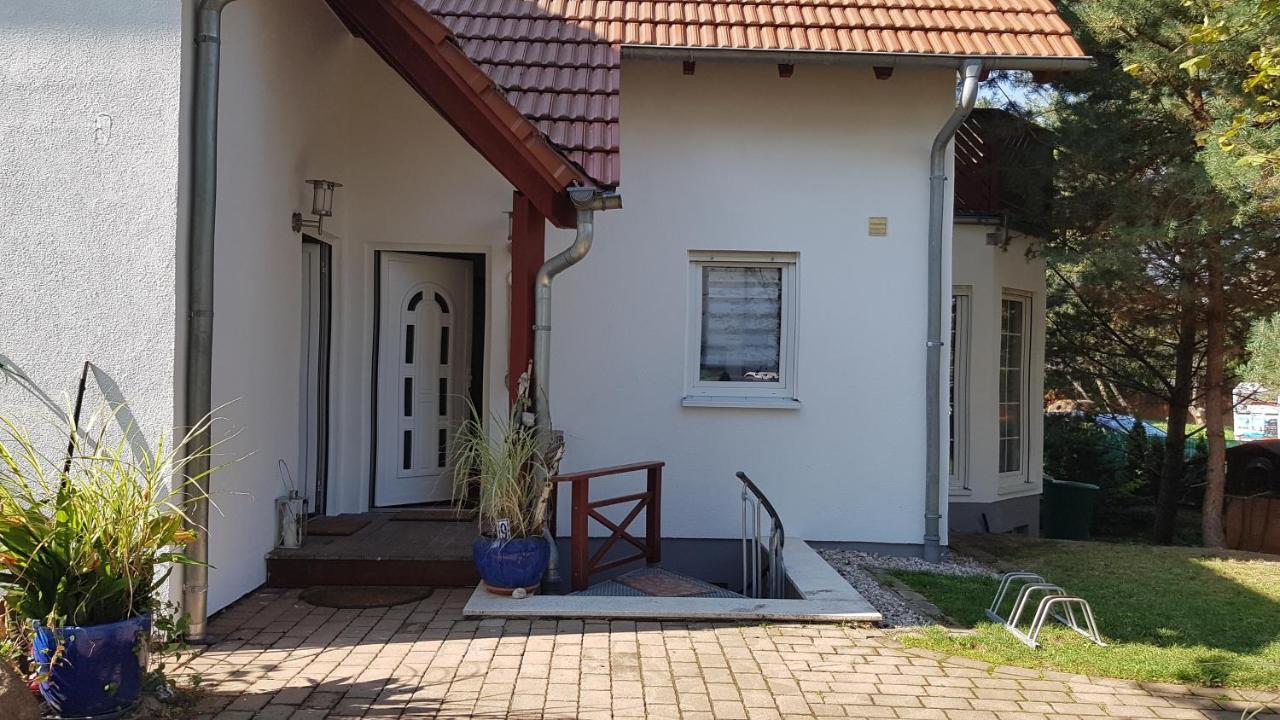 Pool & Lake Holiday Home 마르클리베르크 외부 사진