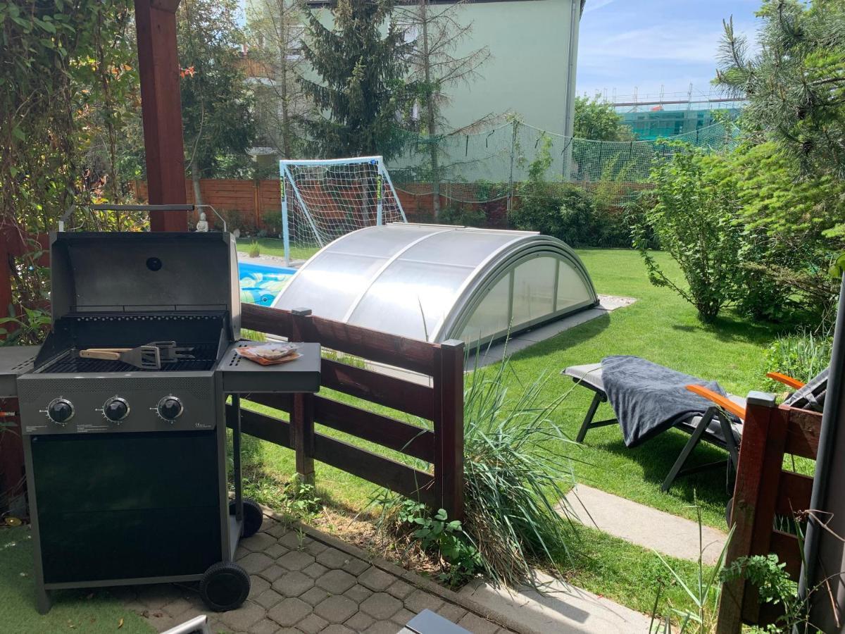 Pool & Lake Holiday Home 마르클리베르크 외부 사진