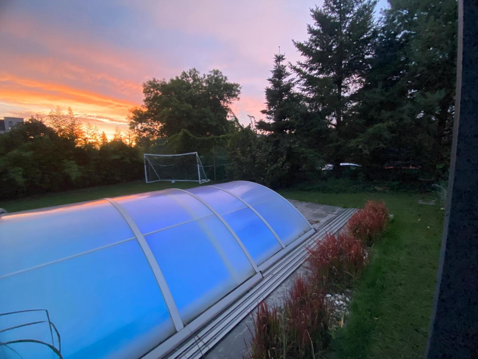 Pool & Lake Holiday Home 마르클리베르크 외부 사진